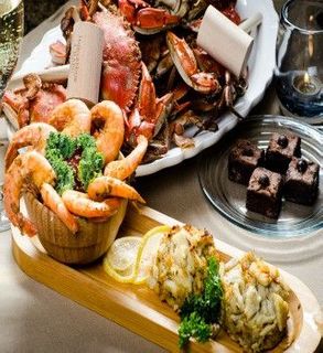 Crab & Seafood (Dinner Combo) - DDS - Dozen Crabs (6 1/4 to 7 Inches) , 2 HHC Crab Cakes, ½ Pound Steamed Shrimp, 4  Brownies, Paper, 2 Mallets